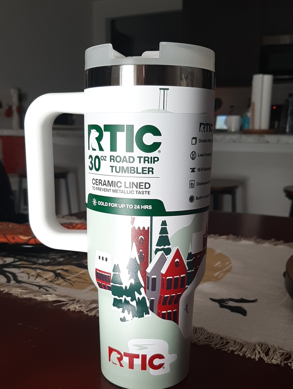 RTIC 30oz " APRES SKI" Road Trip Tumbler Holiday Design, New With Tags